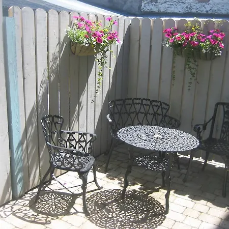 Gasthuis Ashleigh House 2*