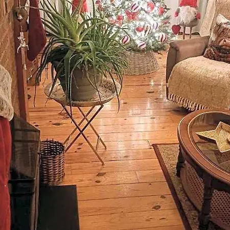 Ashleigh House