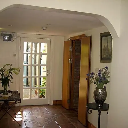 Ashleigh House 2*