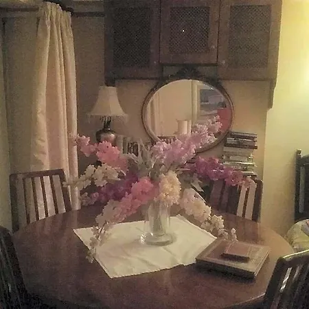 Ashleigh House