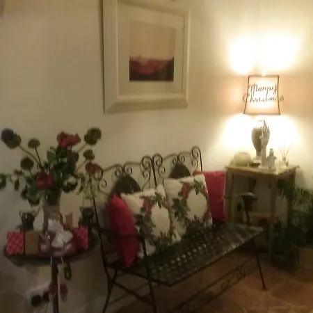 Ashleigh House 2*